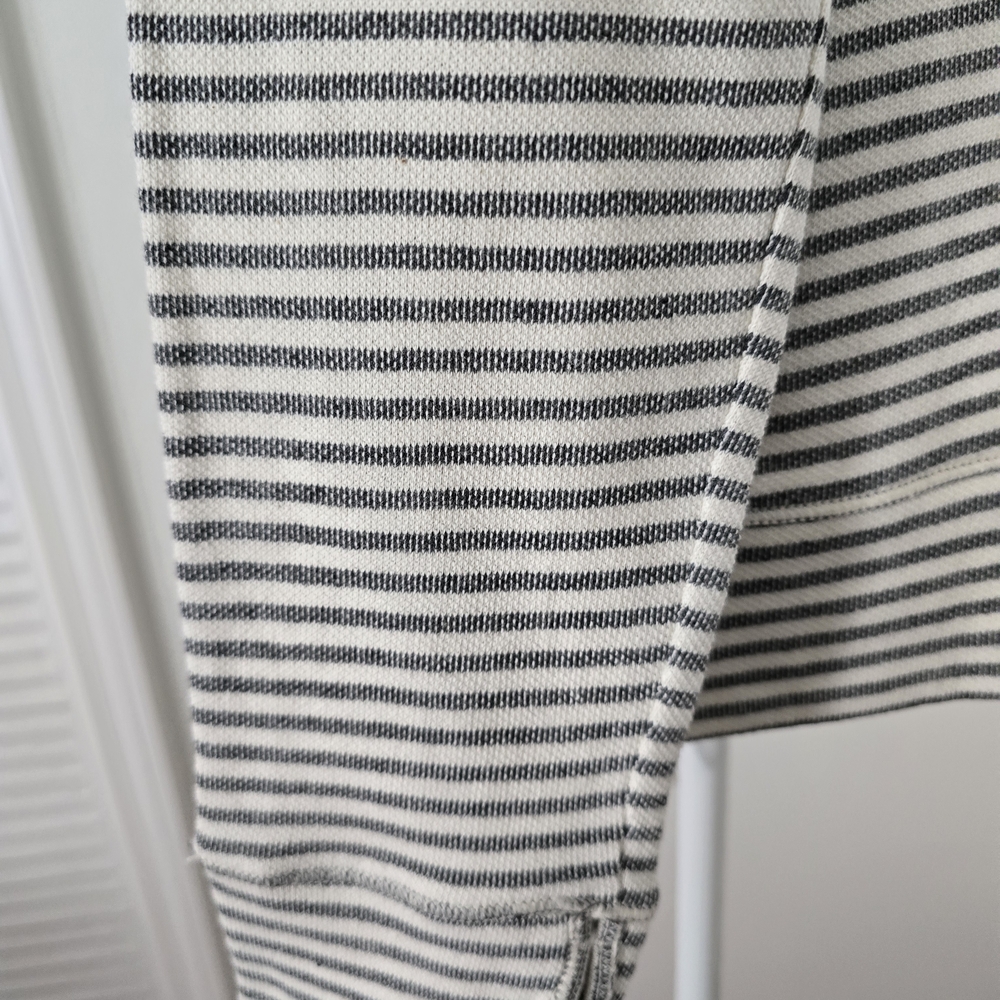 Max Studio V Neck Hooded Open Front Pocket Cream/Gray Top Sz. (Small) - Picture 4 of 9